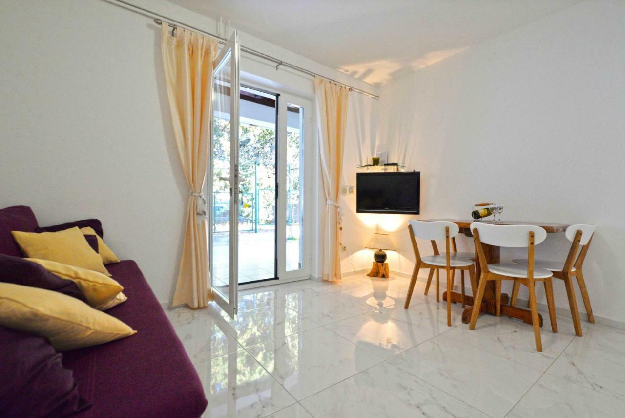 Apartmani Dora ムルテル エクステリア 写真