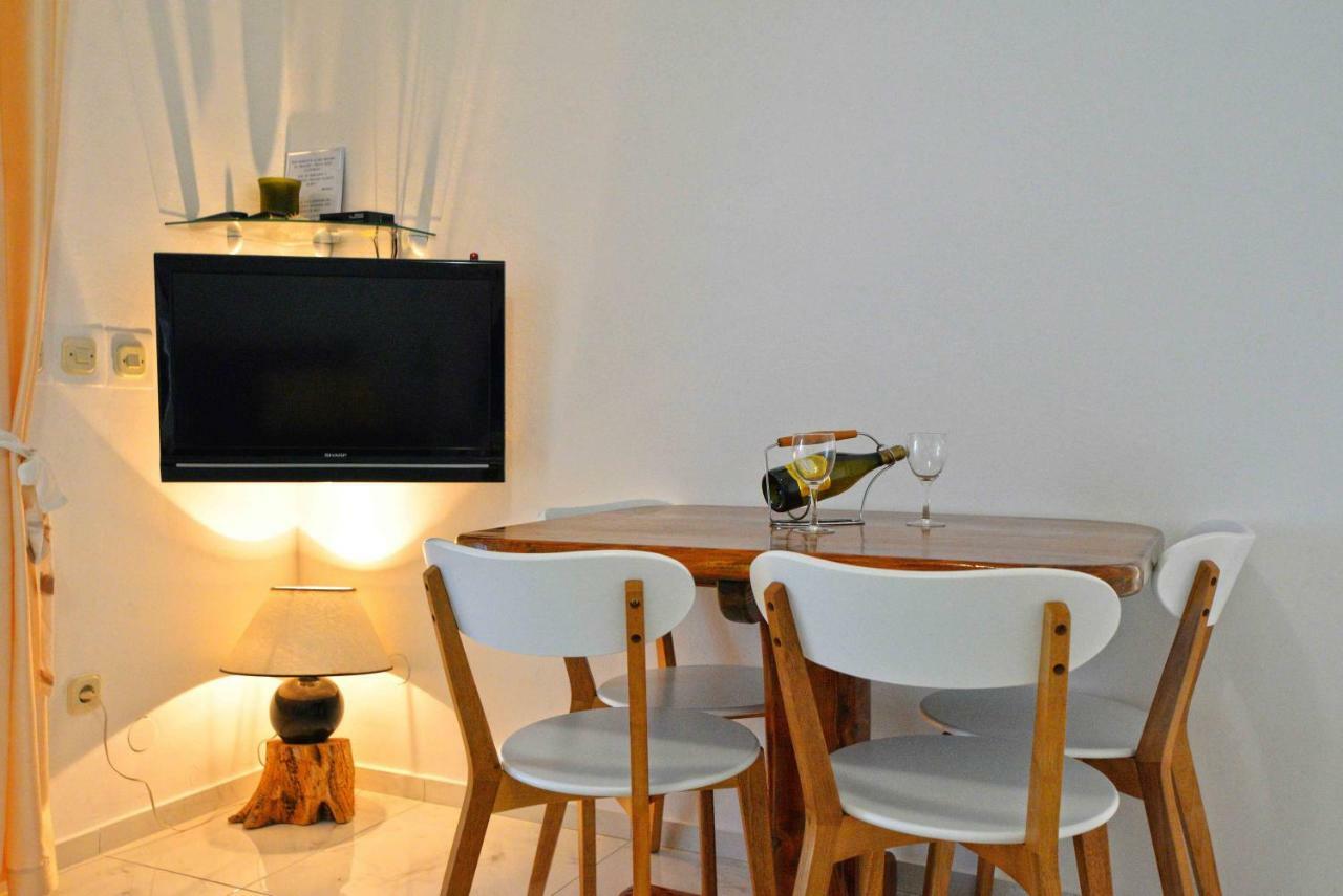 Apartmani Dora ムルテル エクステリア 写真