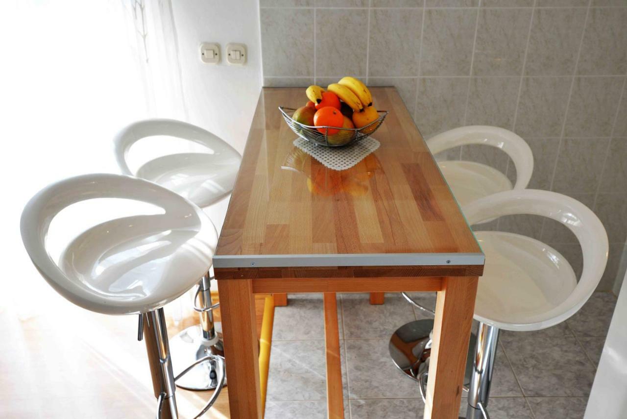 Apartmani Dora ムルテル エクステリア 写真