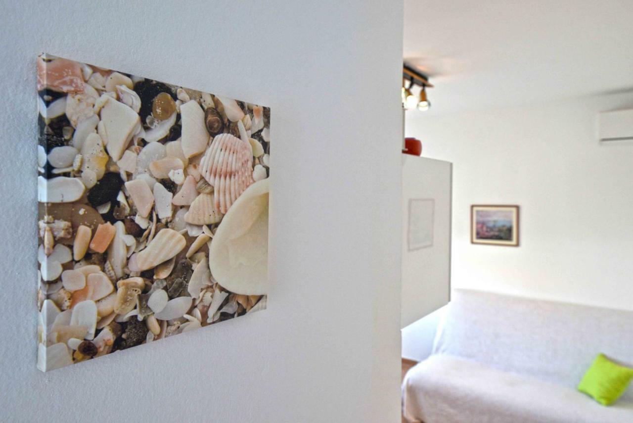 Apartmani Dora ムルテル エクステリア 写真
