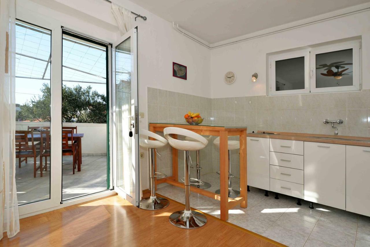 Apartmani Dora ムルテル エクステリア 写真