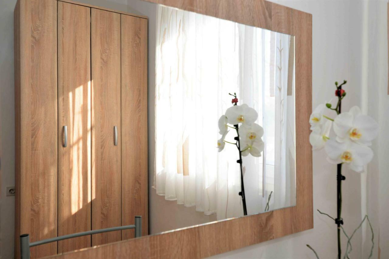 Apartmani Dora ムルテル エクステリア 写真