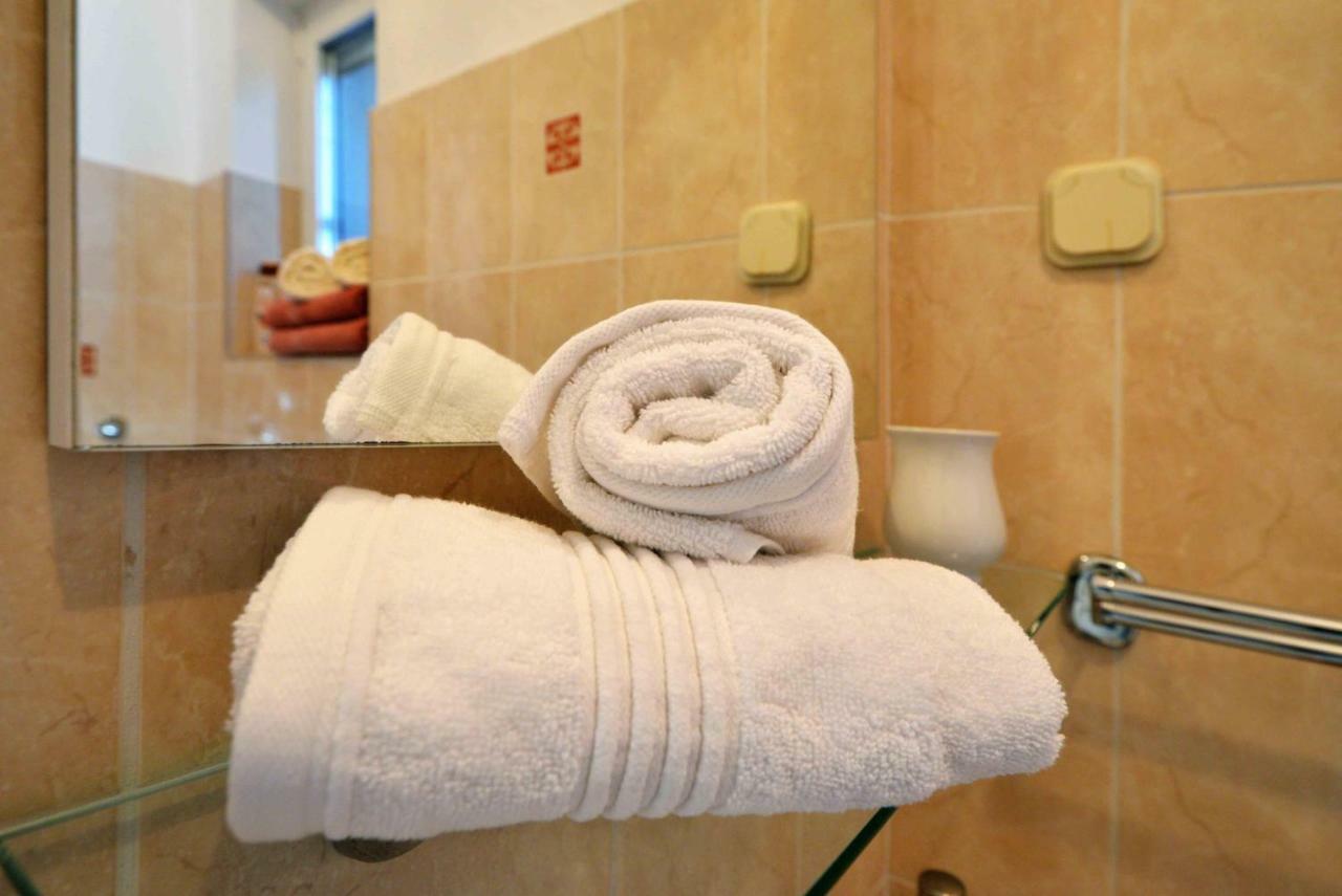 Apartmani Dora ムルテル エクステリア 写真