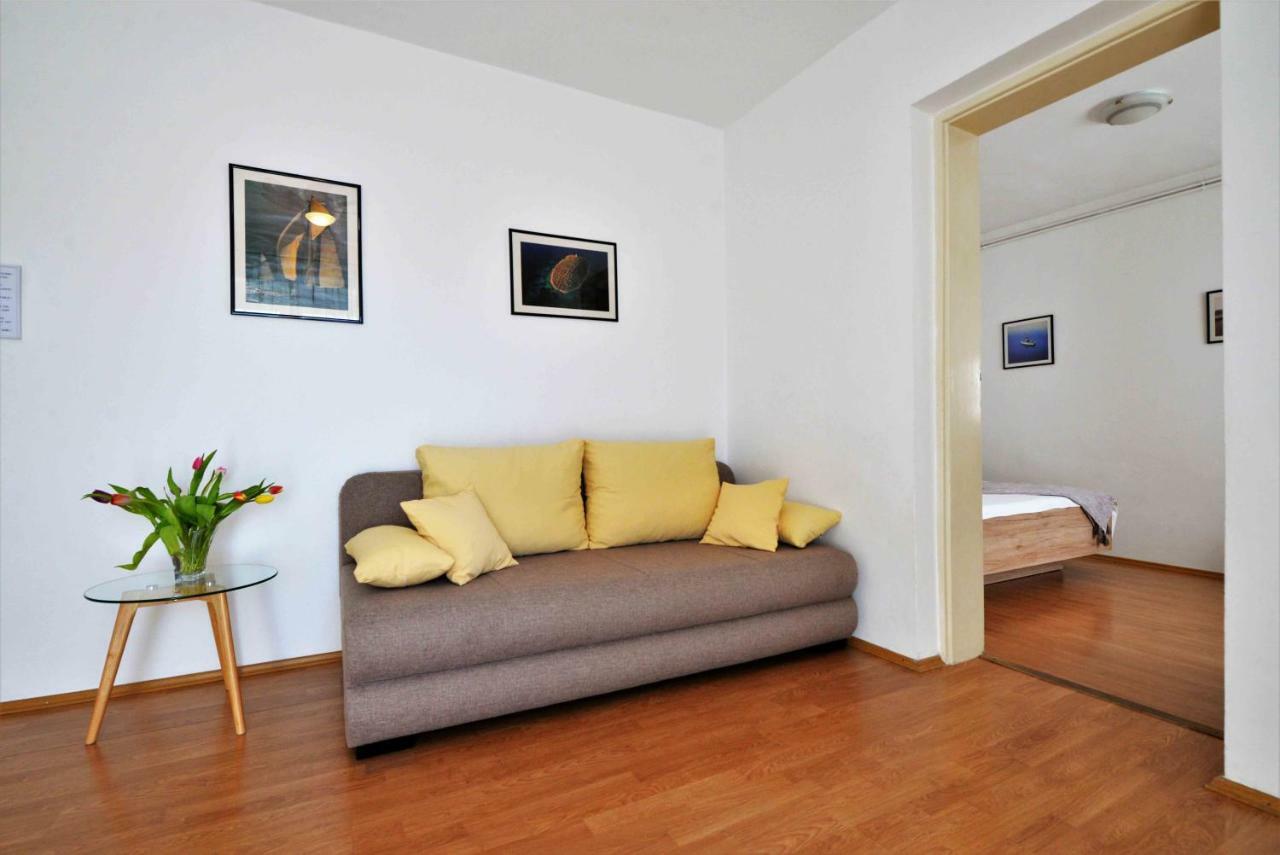 Apartmani Dora ムルテル エクステリア 写真