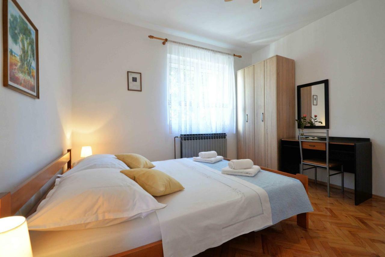 Apartmani Dora ムルテル エクステリア 写真